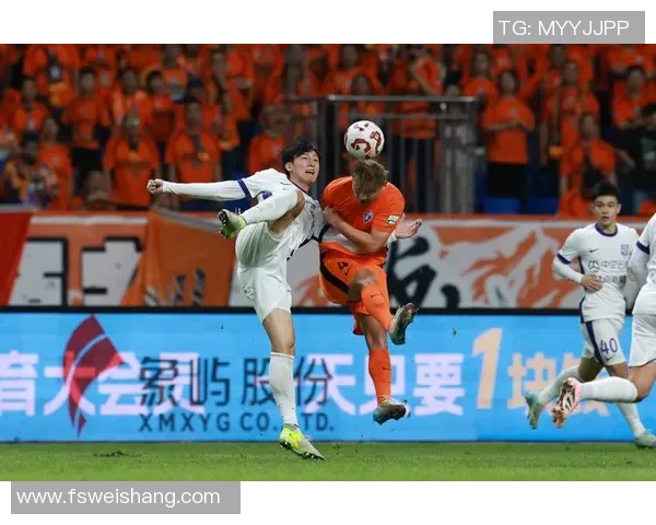 足球名将扑点球瞬间精彩集锦 凭借冷静技巧化解对方攻势