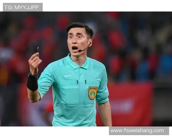 球星观看中国足球节目视频并分享感受与未来展望